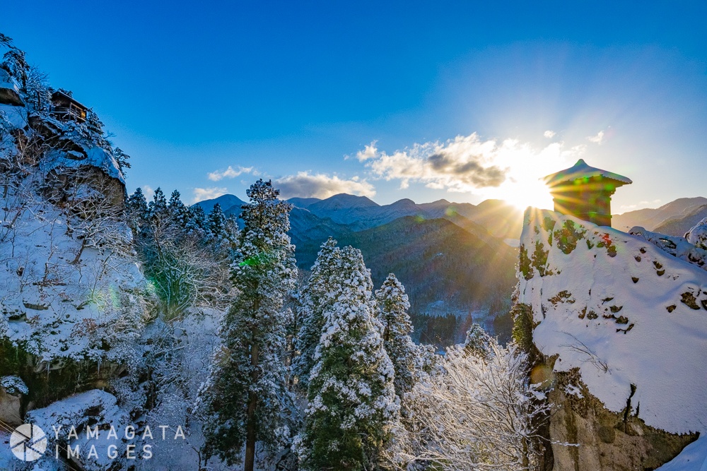 山寺の雪景色「宝珠山立石寺」（山形市）